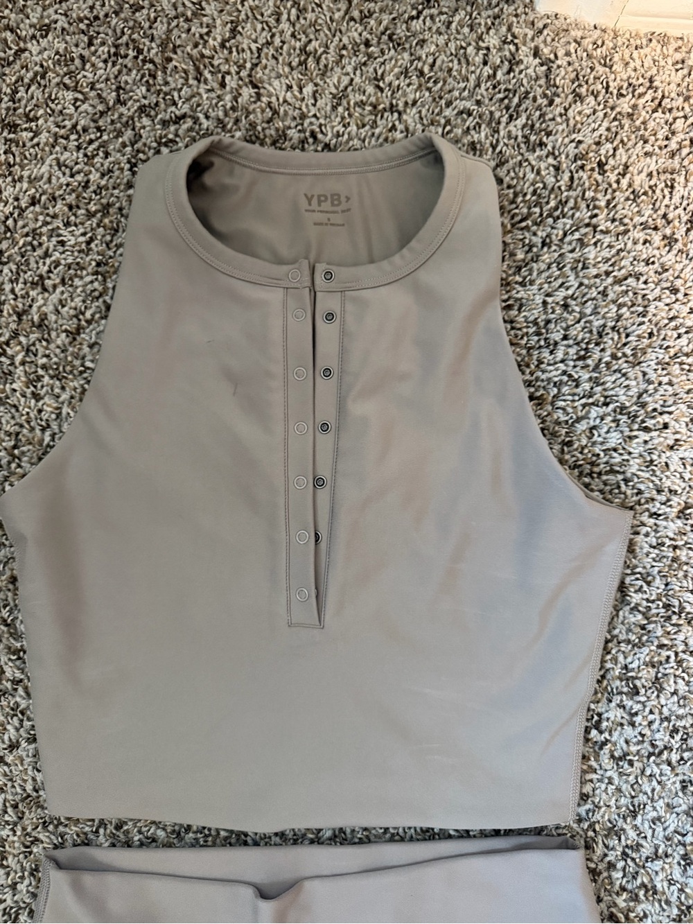 ⚡️Abercrombie YPB Taupe High-Waist Bike Shorts & Snap-Henley Crop Top Set - Picture 5 of 6